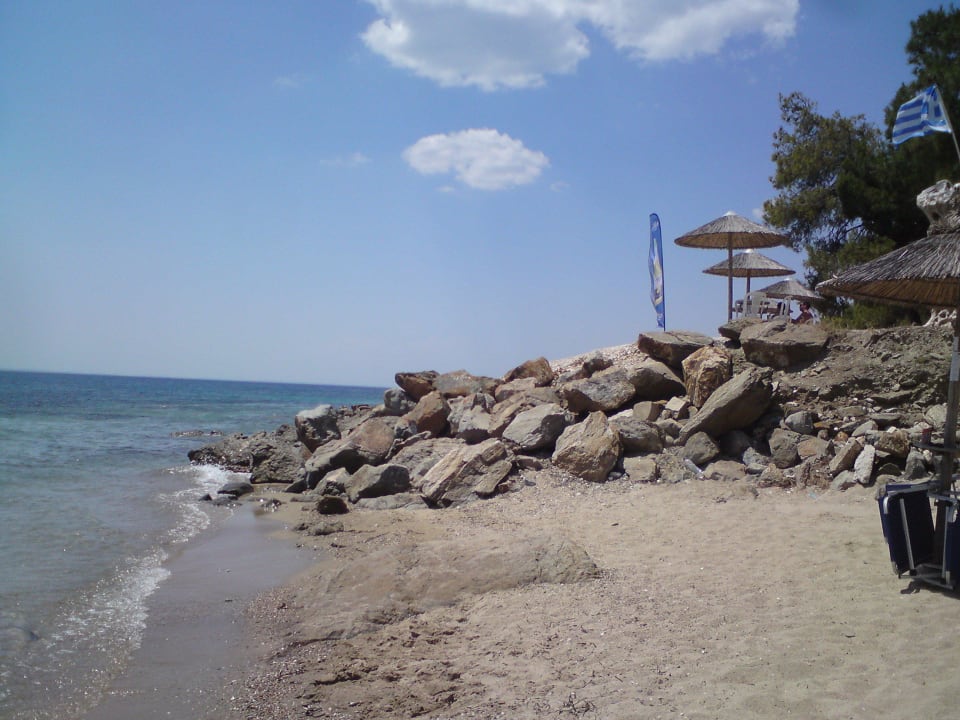 Blick von Strand zur Beach-Bar Blue Dolphin Resort Hotel