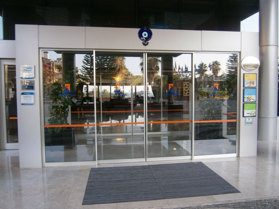 Eingang in das Arycanda Deluxe Resort Arycanda Kirman Premium