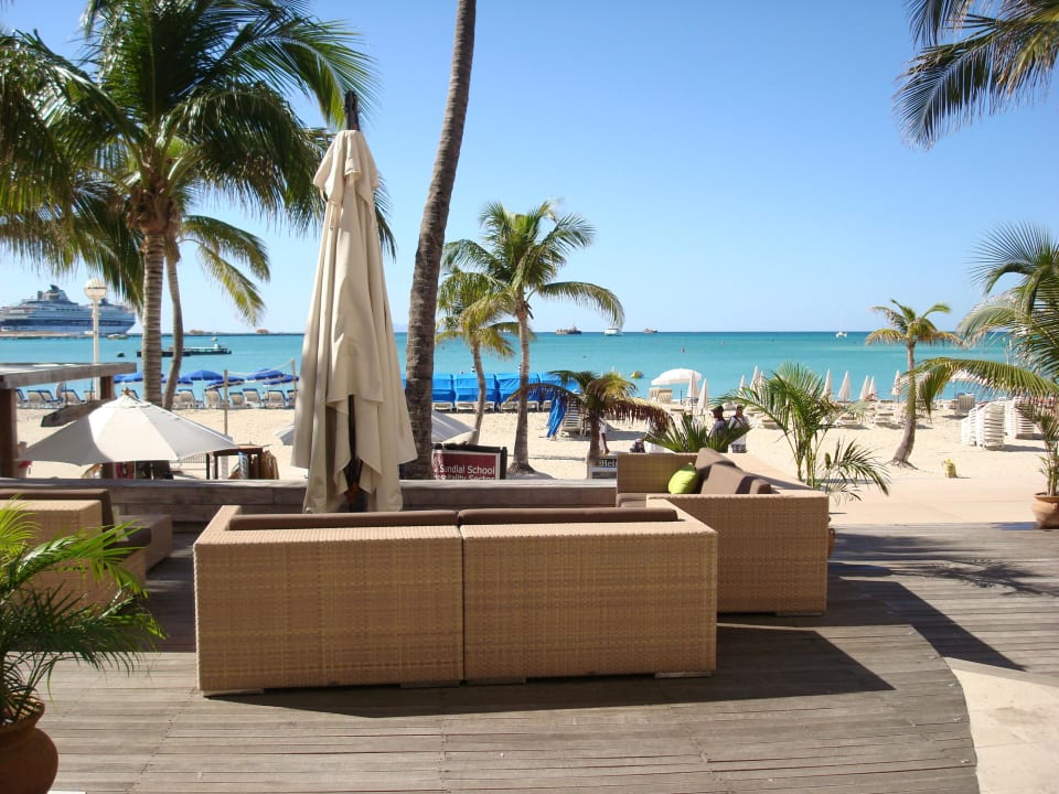 Außenanlage zum Strand Hotel Holland House