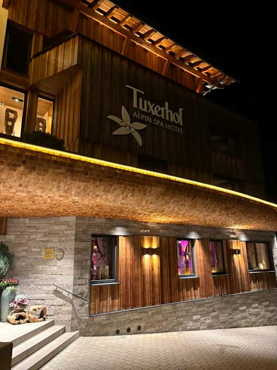 Außenansicht Hotel Alpin Spa Tuxerhof