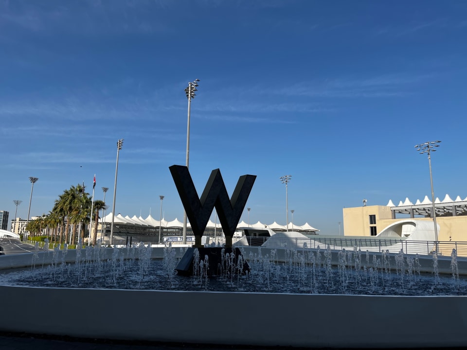 Außenansicht W Abu Dhabi - Yas Island