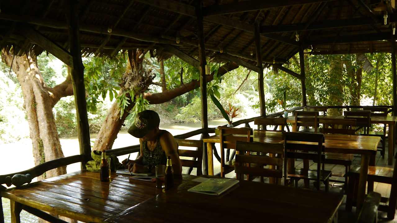 Das fantastisch gelegene Restaurant Hotel Khao Sok River Cottages