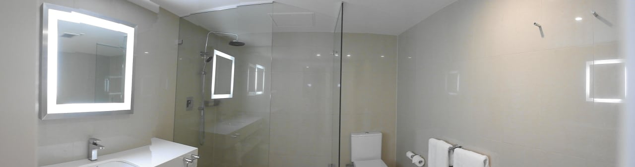 Bathroom Novotel Sydney Rooty Hill