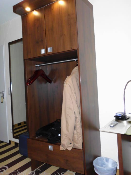 Bügel nur für Hemden Hotel Dresel