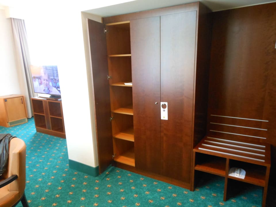 Schrank Hotel DER LINDENHOF