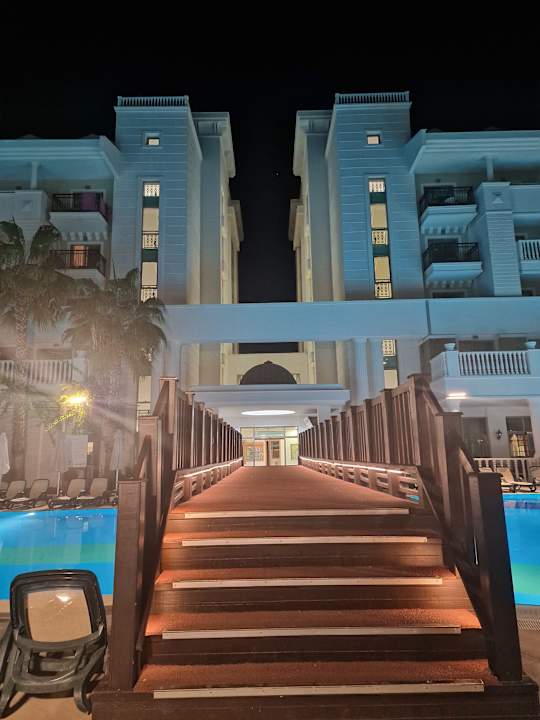 Außenansicht Alba Queen Hotel