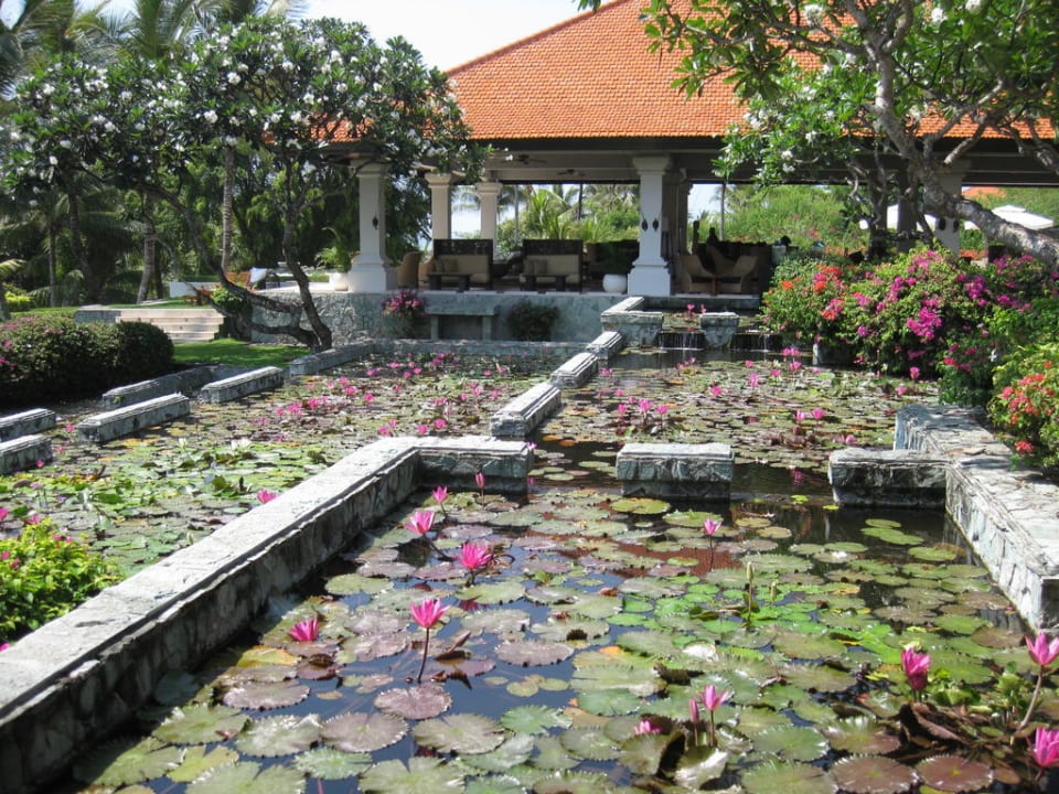 Viele Teichanlagen Grand Hyatt Bali