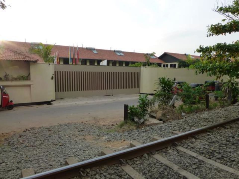 Hotel von außen EKHO Surf