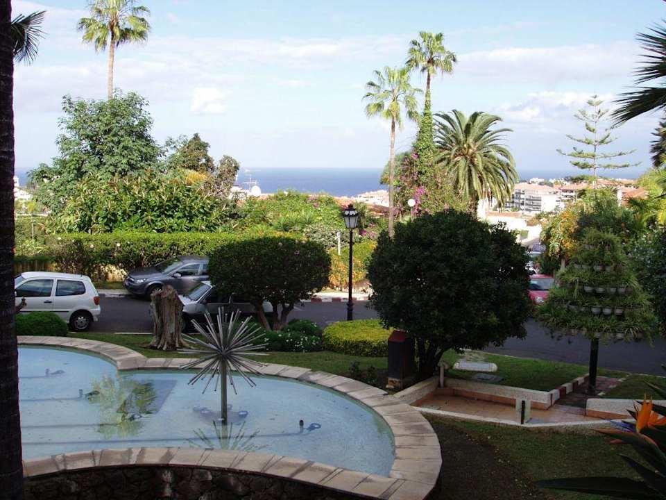 Vom Hoteleingang Richtung Zentrum BLUESEA Costa Jardin Spa