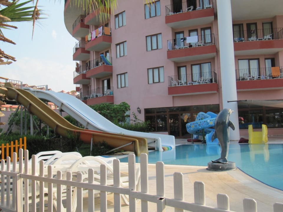 Rutschen für Kleinkinder - neben Babybecken Selge Beach Resort