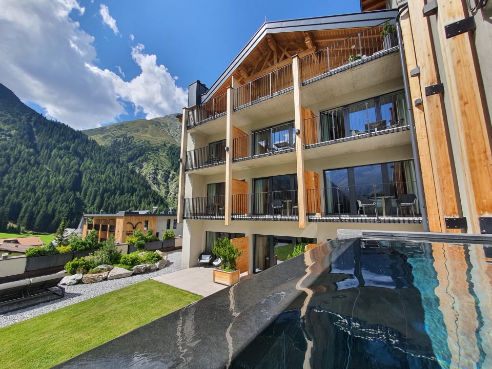 Pool Alpine Resort Sportalm