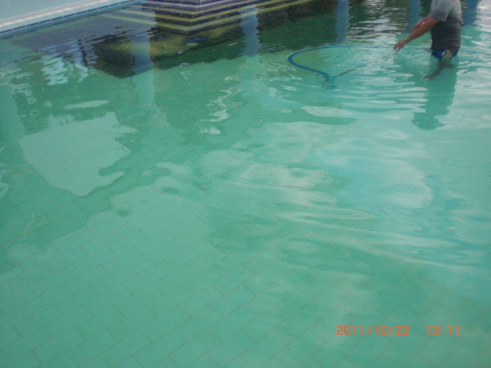 Umgekippter Pool Iberostar Origin Playa Alameda