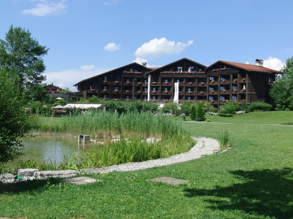 Hotelrückseite mit Kurpark Parkhotel Oberstaufen