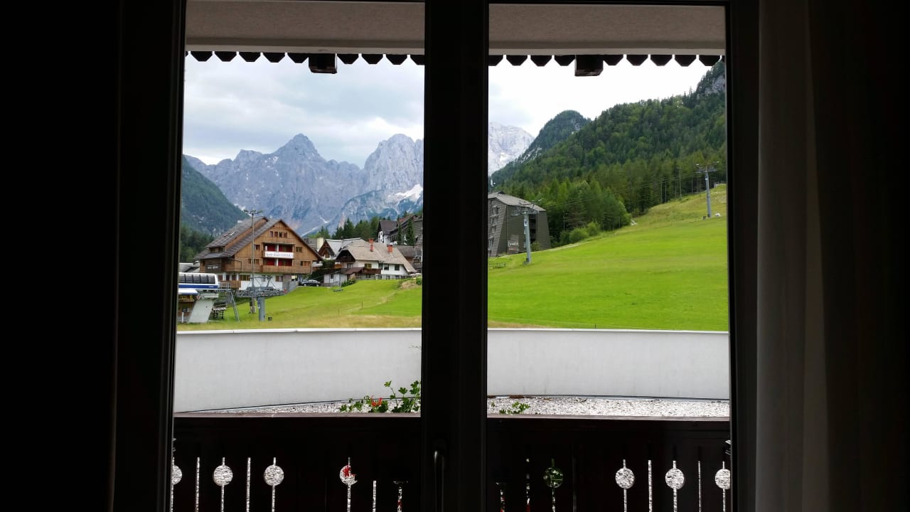 Ausblick vom Zimmerfester Ramada Resort Kranjska Gora