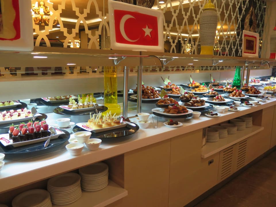 Nachtisch Royal Alhambra Palace