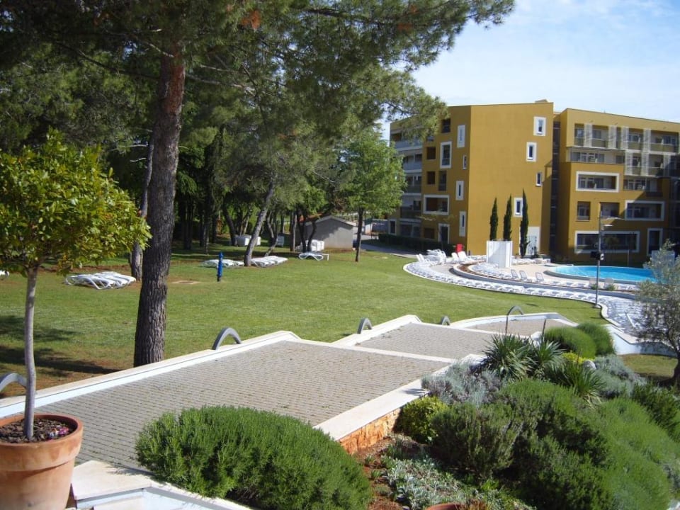 An der Poolanlage Hotel Garden Istra Plava Laguna