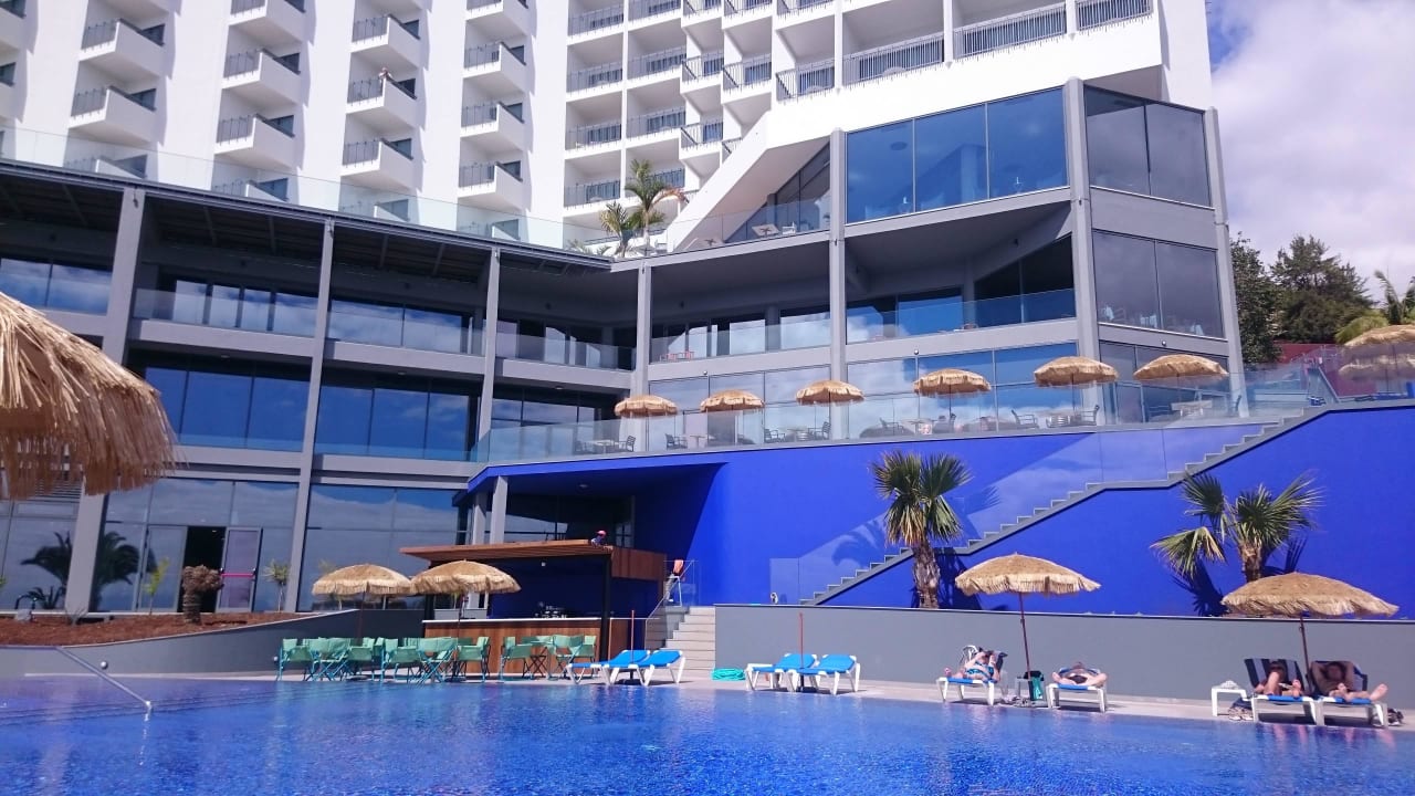 Außenansicht vom Pool Hotel Baia Azul