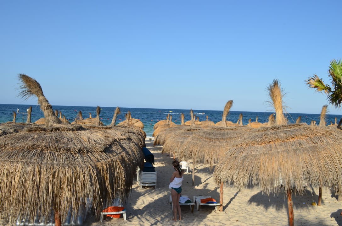 Ausreichend Platz am Strand El Mouradi Club Kantaoui