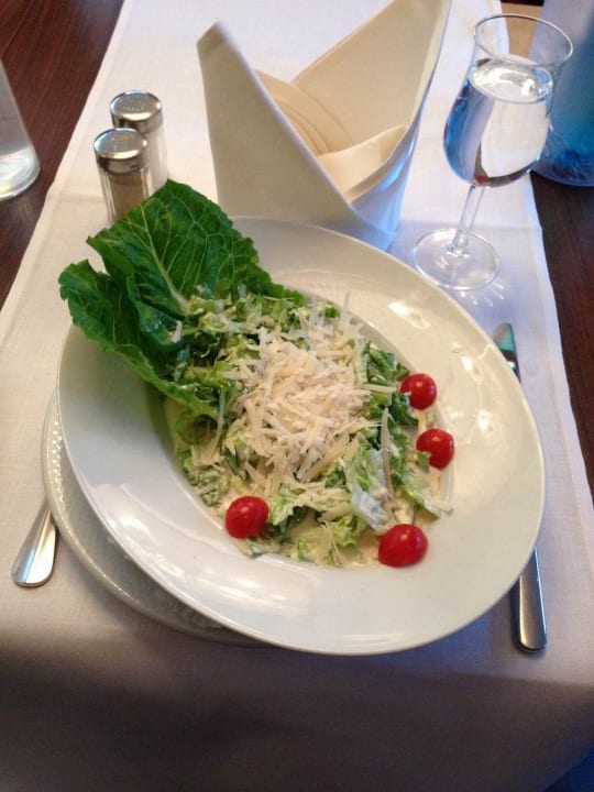 Ceasars Salad, frisch und lecker. H4 Hotel Münster City Centre