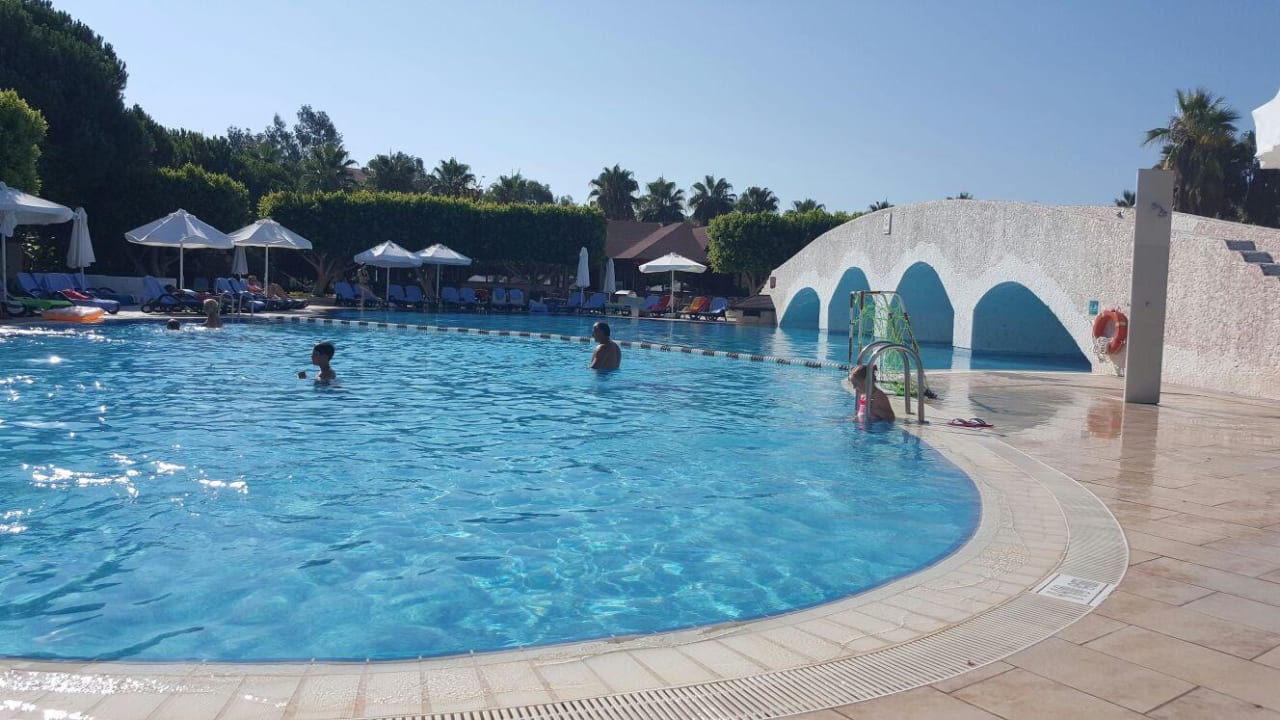 Poolanlage Club Grand Side