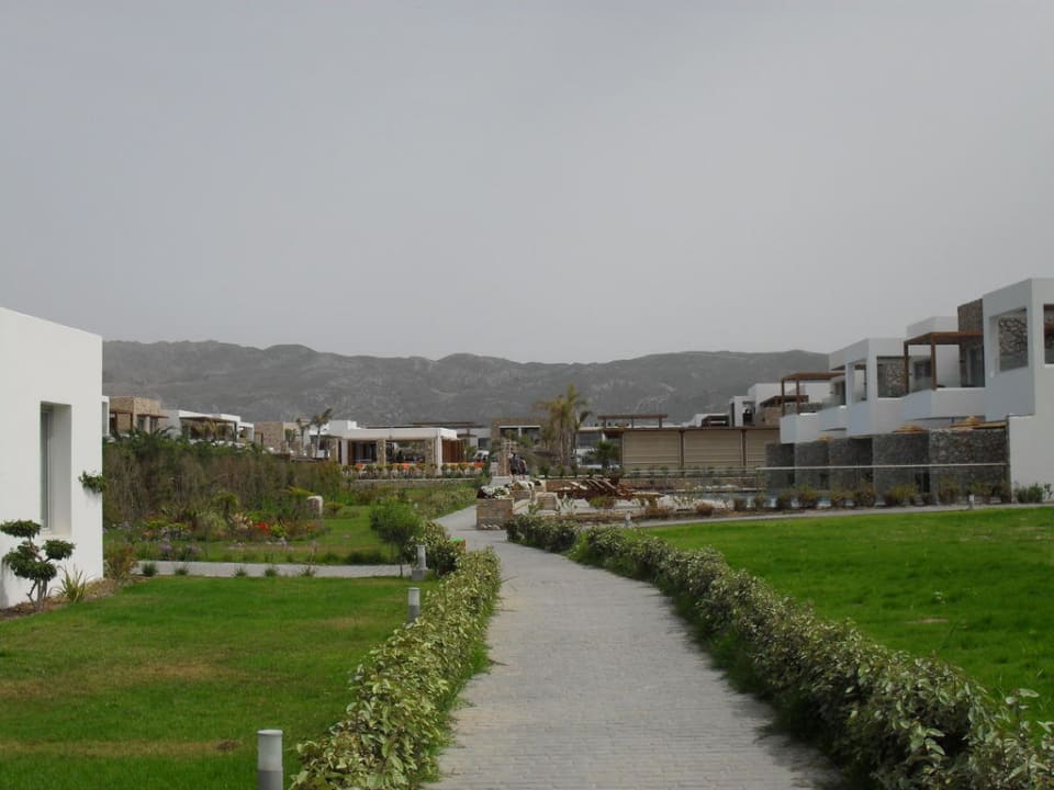 Weg vom Strand zum Hotel TUI BLUE Palazzo del Mare
