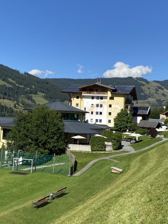 Außenansicht Familienresort Ellmauhof – das echte All Inclusive