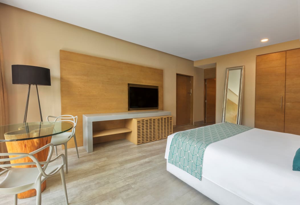Zimmer The Yucatan Playa del Carmen, a Tapestry Collection by Hilton