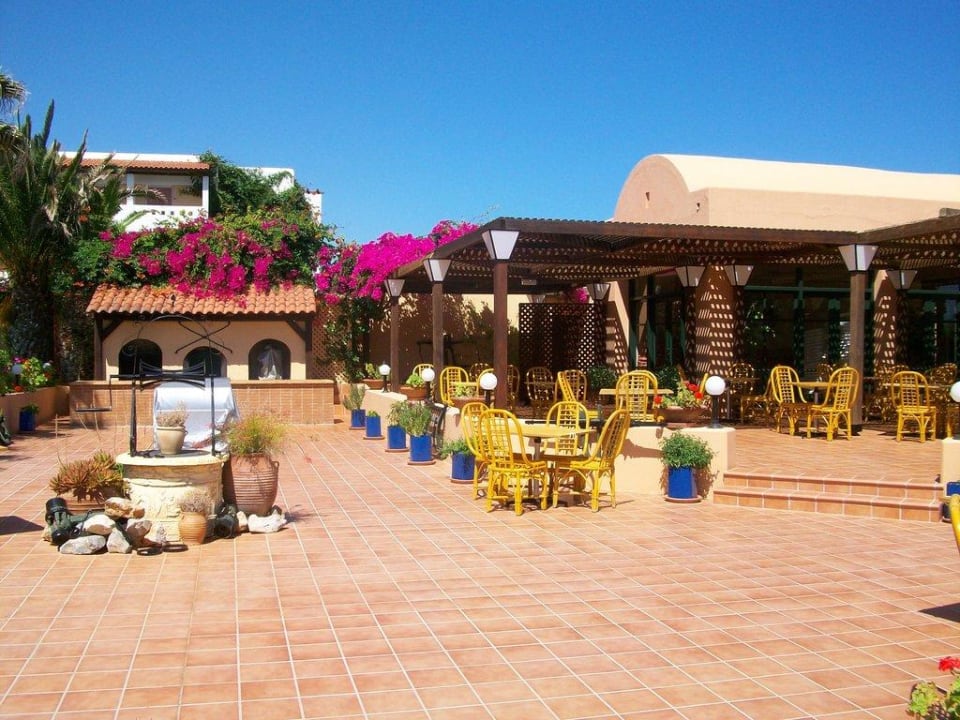 Taverne Anissa Beach & Village