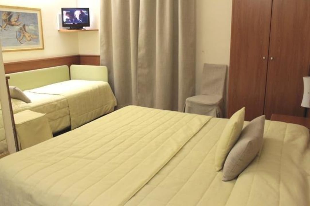 Camera Tripla - Triple Room Hotel Bernina
