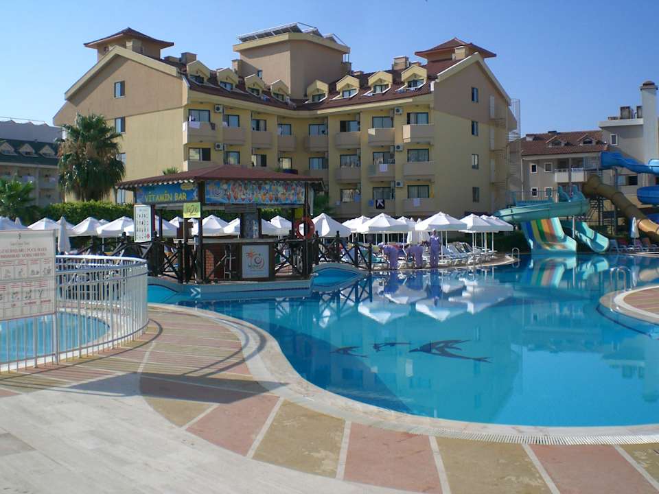 Toller Pool Grand Seker Hotel