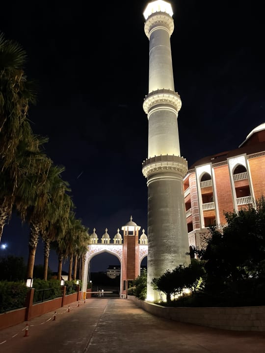 Außenansicht Royal Taj Mahal Hotel