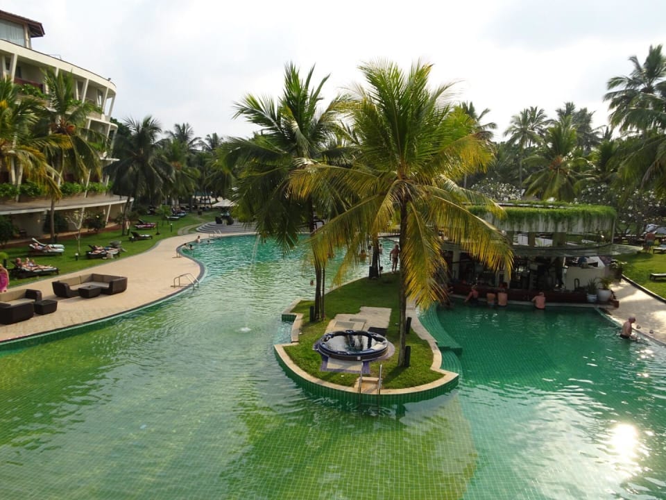 Pool Occidental Eden Beruwala, a member of Barcelo Hotel Group