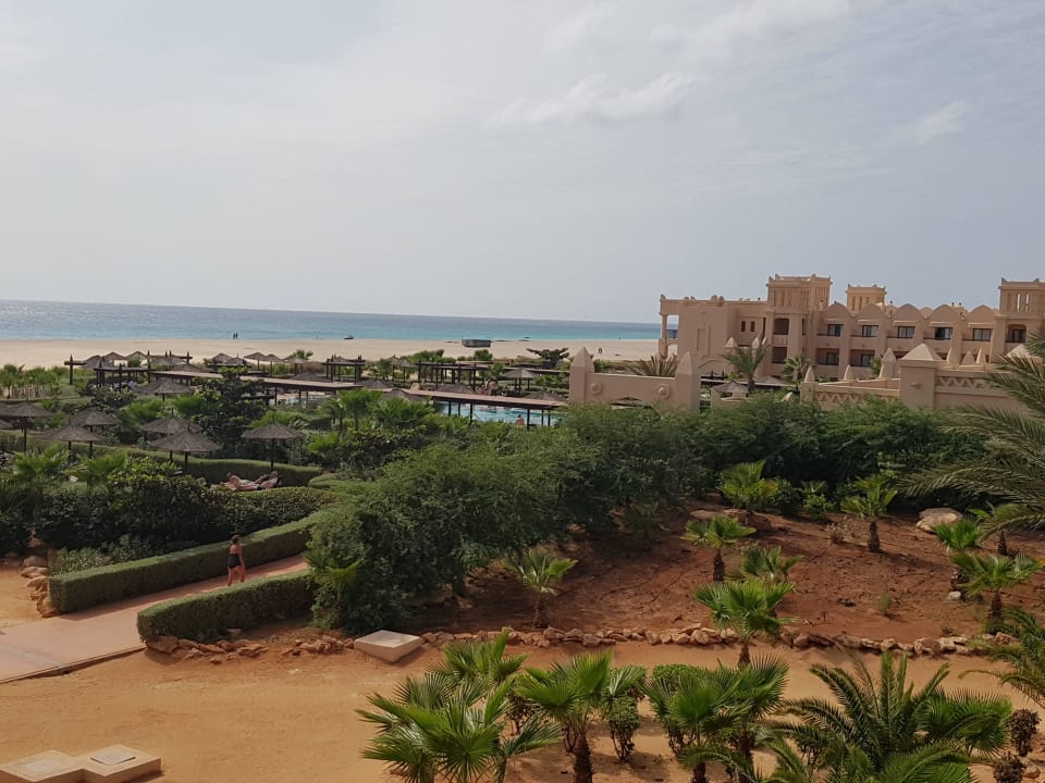 Vom Balkon die Aussicht zum Palmengarten Hotel Riu Touareg