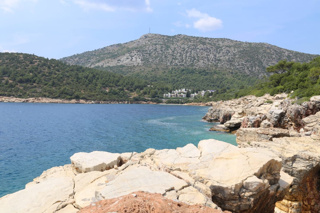 Zejście do moża za kortami tenisowymi Bodrum Park Resort