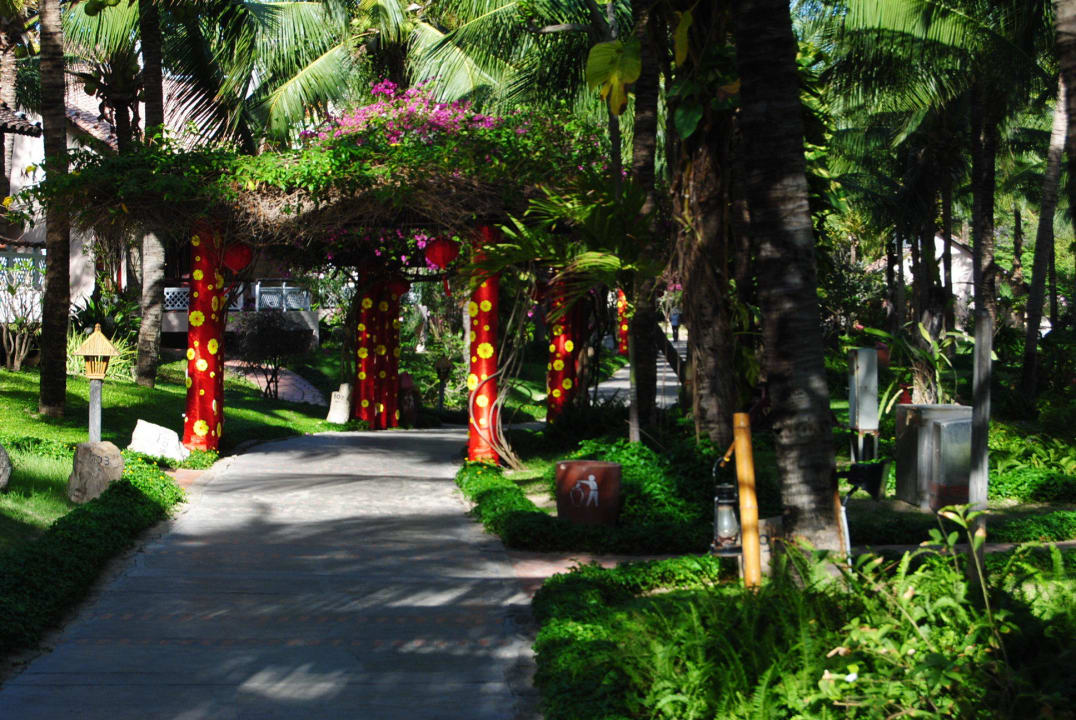 Gang im Garten Saigon Mui Ne Resort