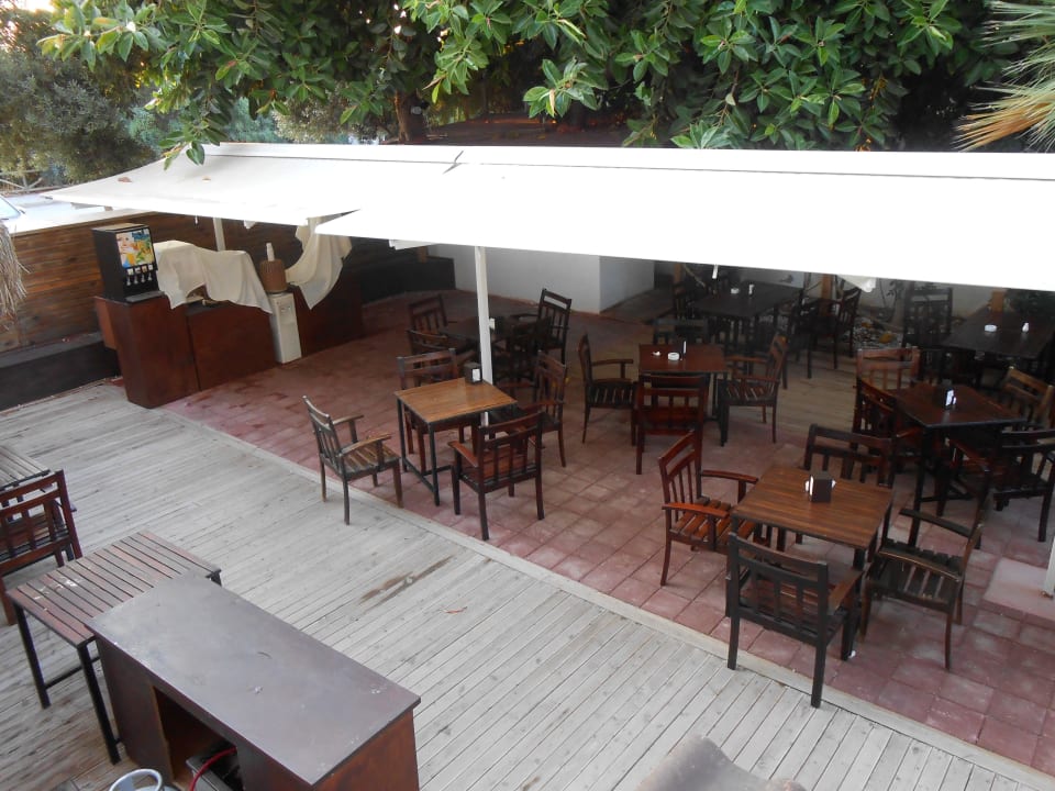 Hier traf man die verschiedensten Leute.  Makri Beach Hotel