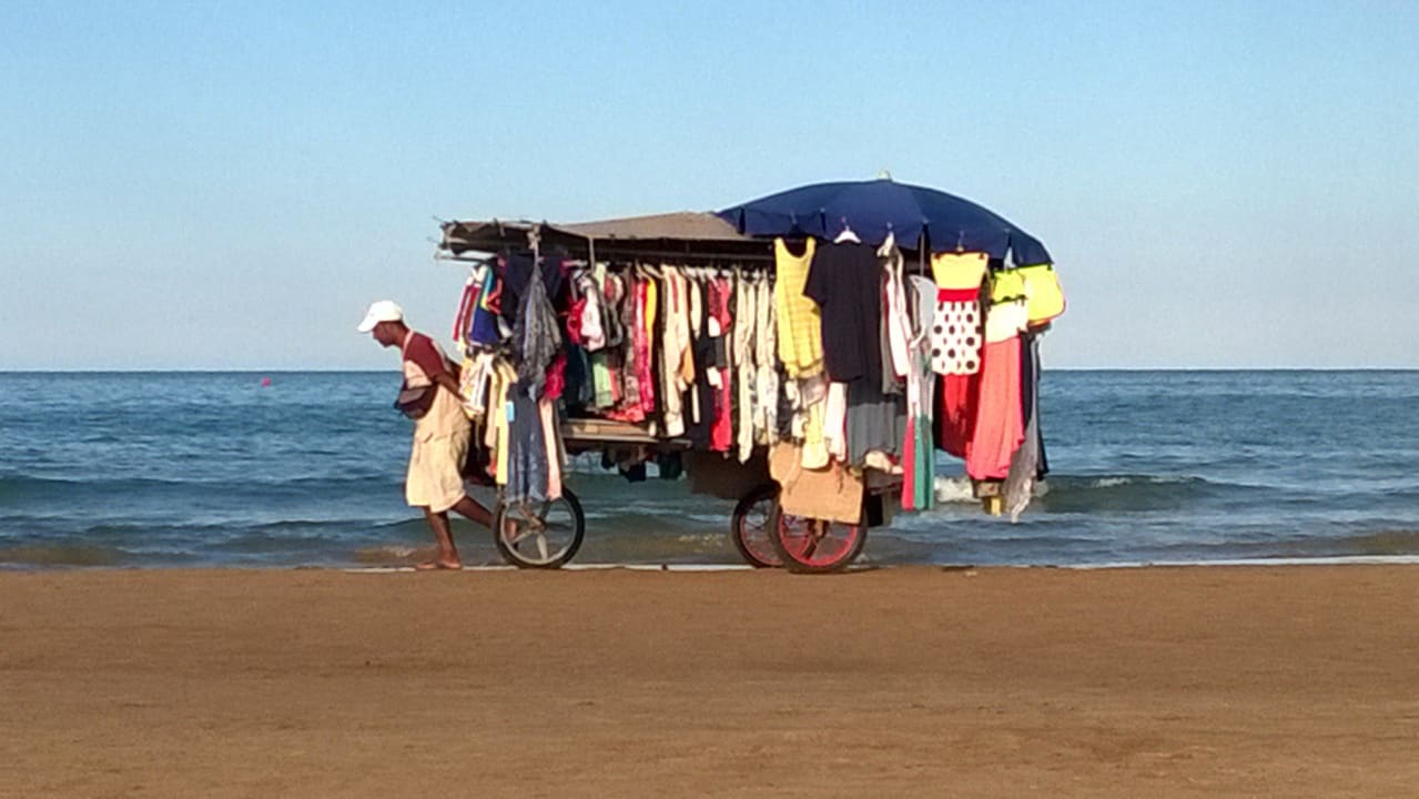 Händler am Strand Oasiclub Hotel