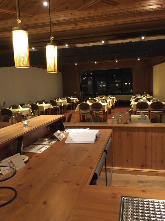 Bar mit Blick zum Restaurant Hotel Randsbergerhof