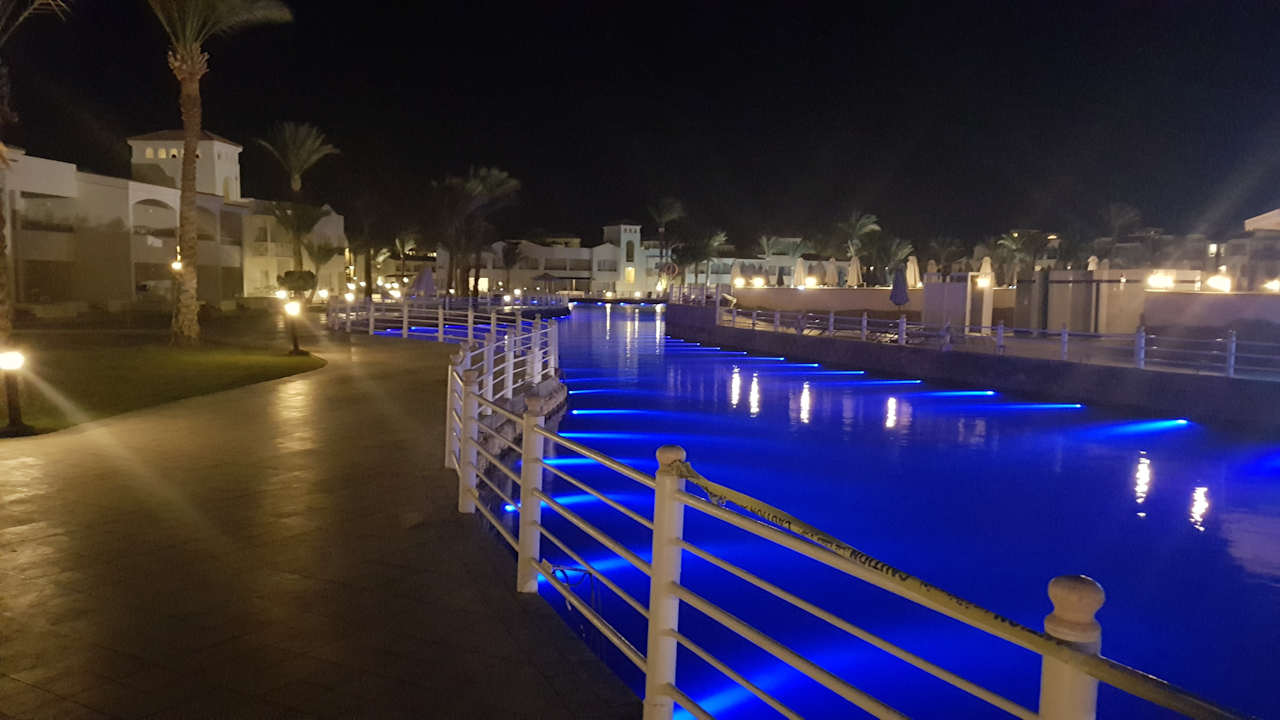 Gartenanlage Pickalbatros Dana Beach Resort - Hurghada