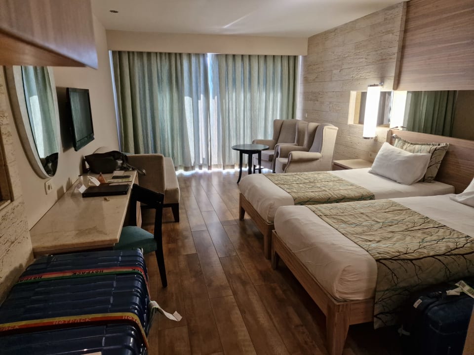 Zimmer Melas Resort Hotel