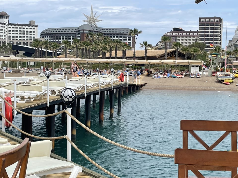 Strand Saturn Palace Resort Hotel