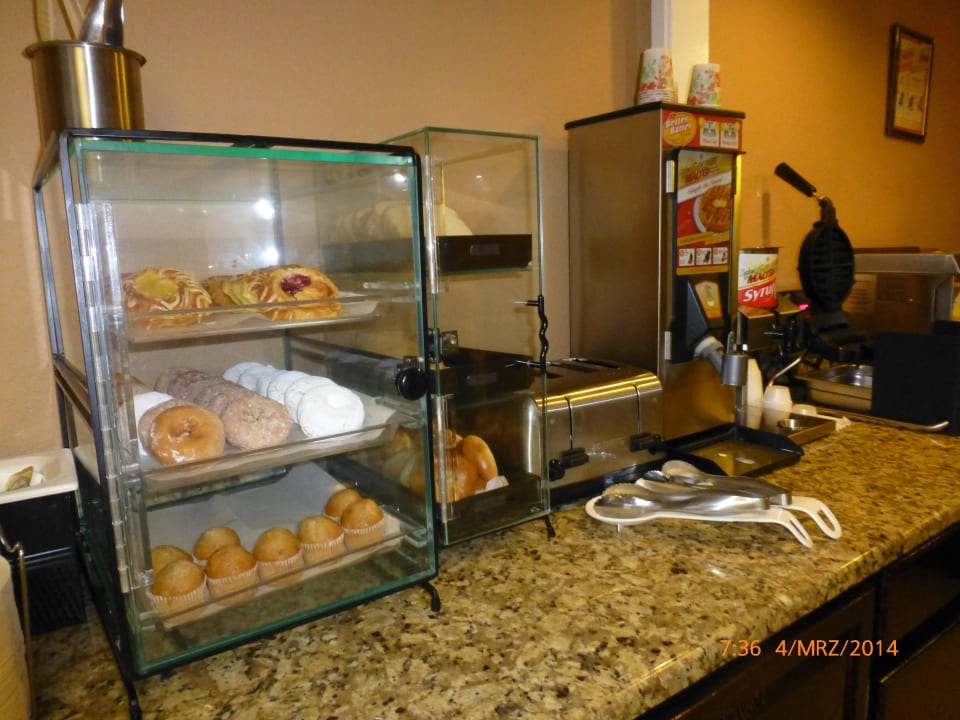 Büffet Quality Inn & Suites