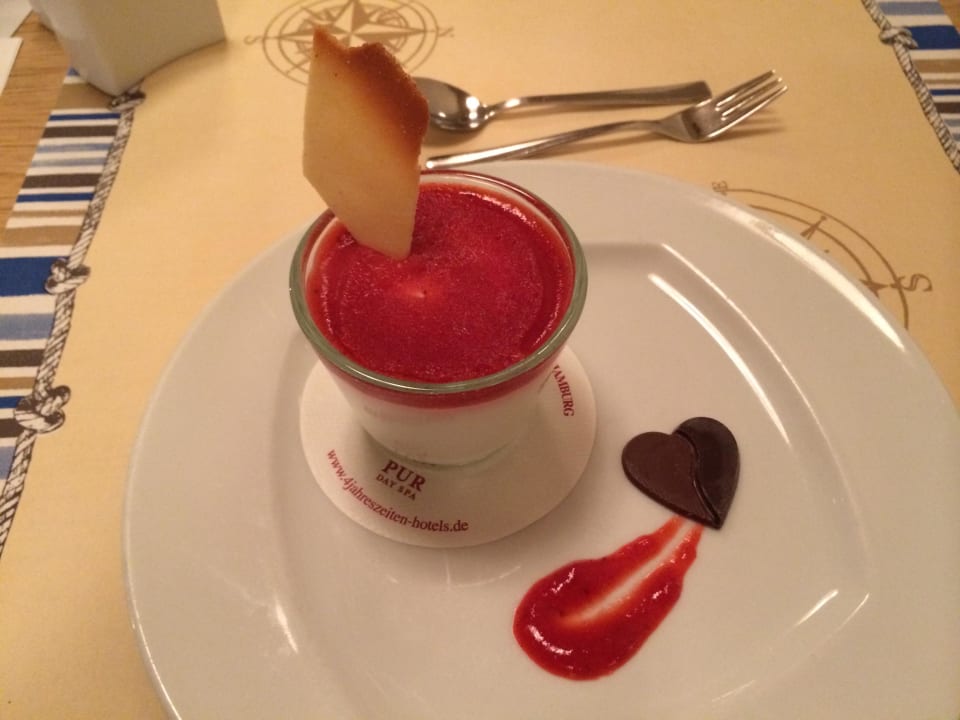 Nachtisch Hotel Vier Jahreszeiten Kühlungsborn