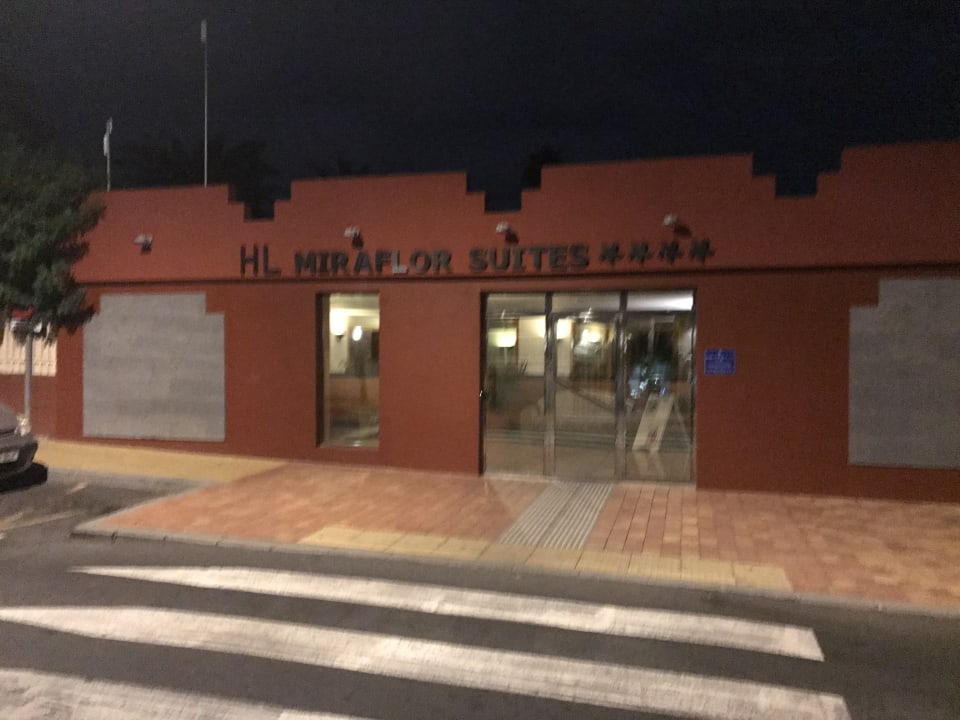 Lobby HL Miraflor Suites Hotel