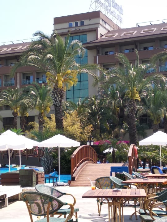 Haupthaus von der Poolseite Sunis Kumköy Beach Resort Hotel & Spa