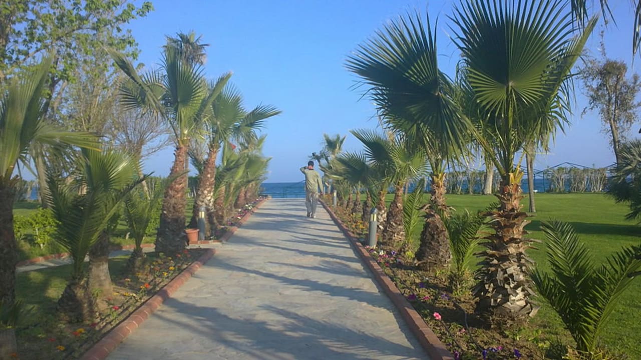 Weg zum Strand Le Jardin Resort