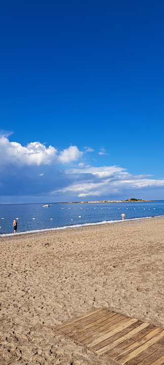 Strand Hotel Gardenia Beach