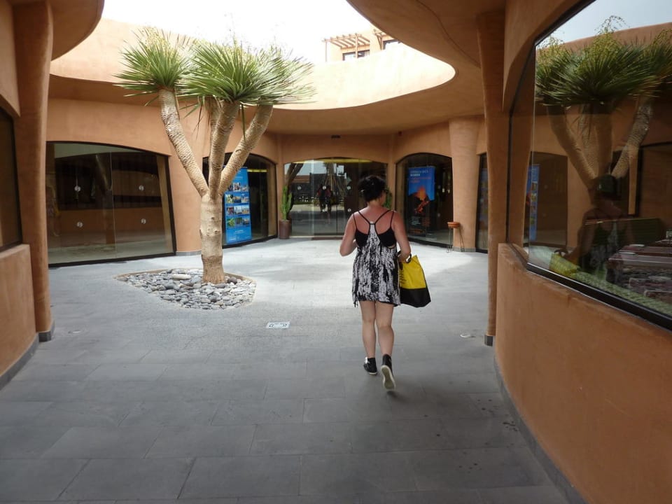 Der Eingang zum Buffetrestaurant Barceló Tenerife