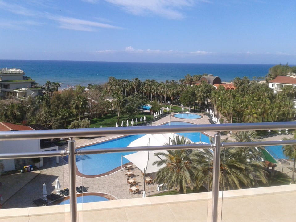 Blick 6.OG Arum Barut Collection