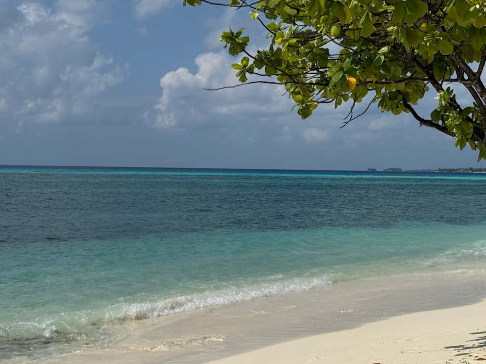 Strand Kuredu Island Resort & Spa